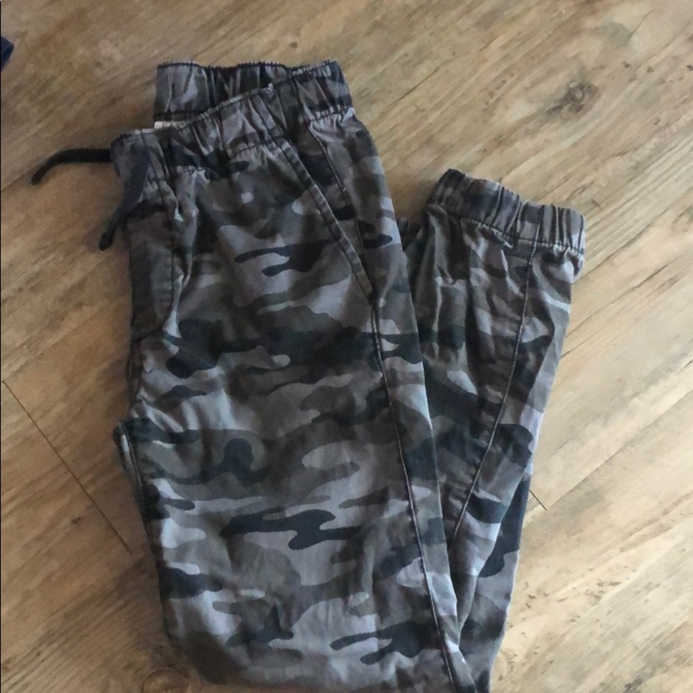 Boys gap joggers camo